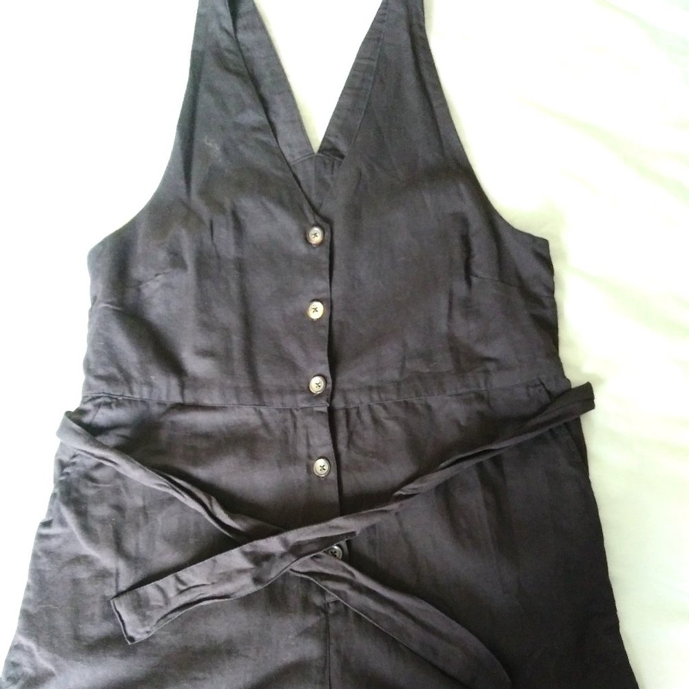 Black short rumper